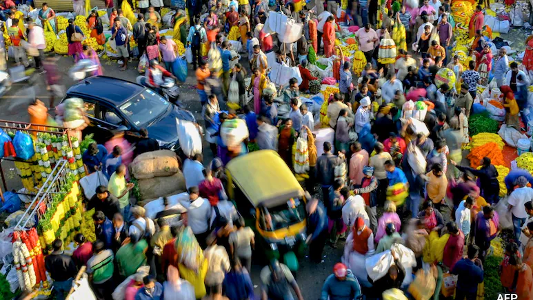 भारत की जनसंख्या 1.46 अरब पहुंची, लेकिन प्रजनन दर में गिरावट: यूएन रिपोर्ट