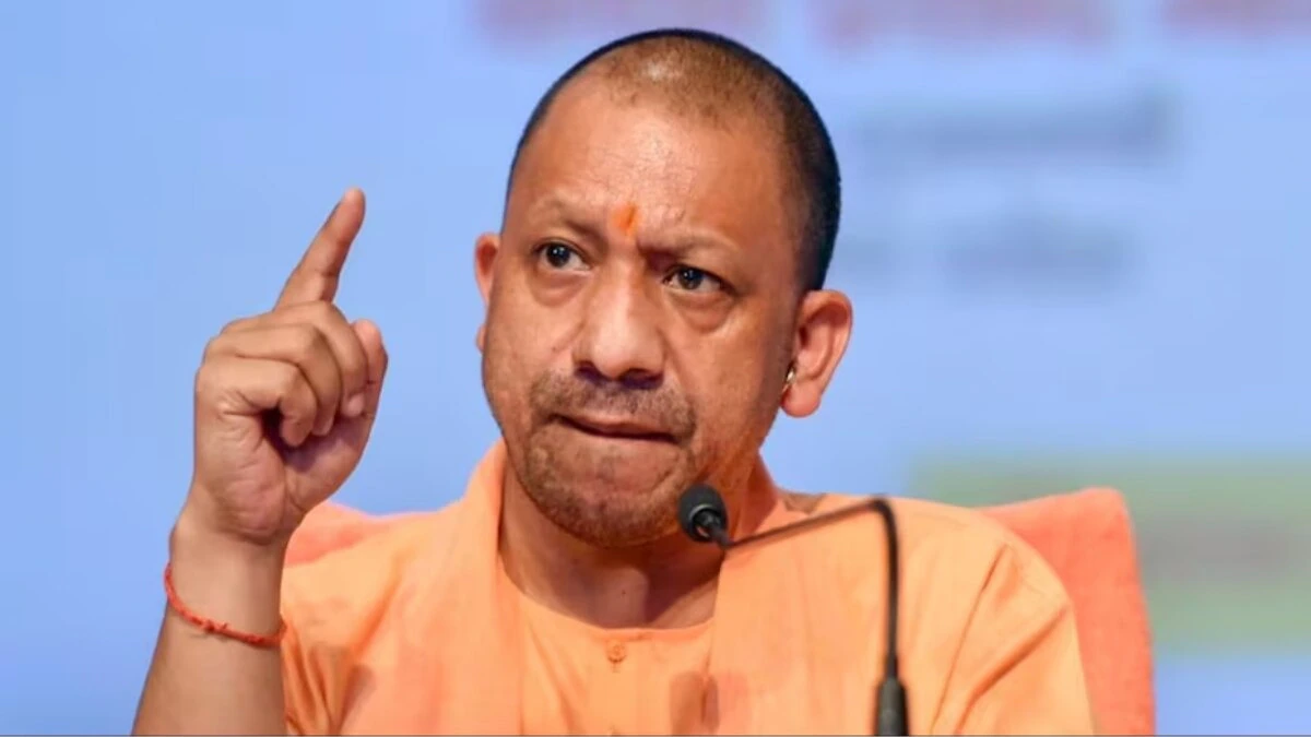 ठाकुरगंज हादसे पर सीएम योगी सख्त: जेई निलंबित, एई को नोटिस