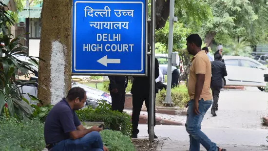 दिल्ली की नई ईंधन नीति पर पेट्रोल डीलर्स कोर्ट में, हाईकोर्ट ने जारी किया नोटिस