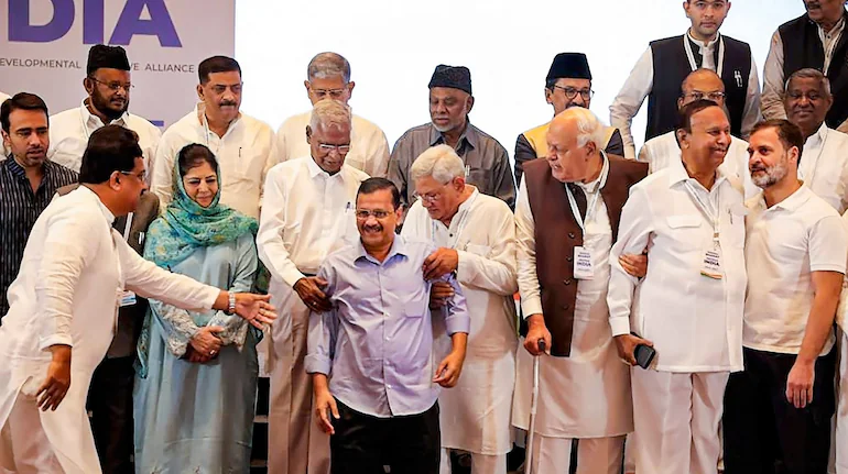 इंडिया गठबंधन से आप का अलगाव, केजरीवाल ने की पुष्टि- टीएमसी भी दूरी पर