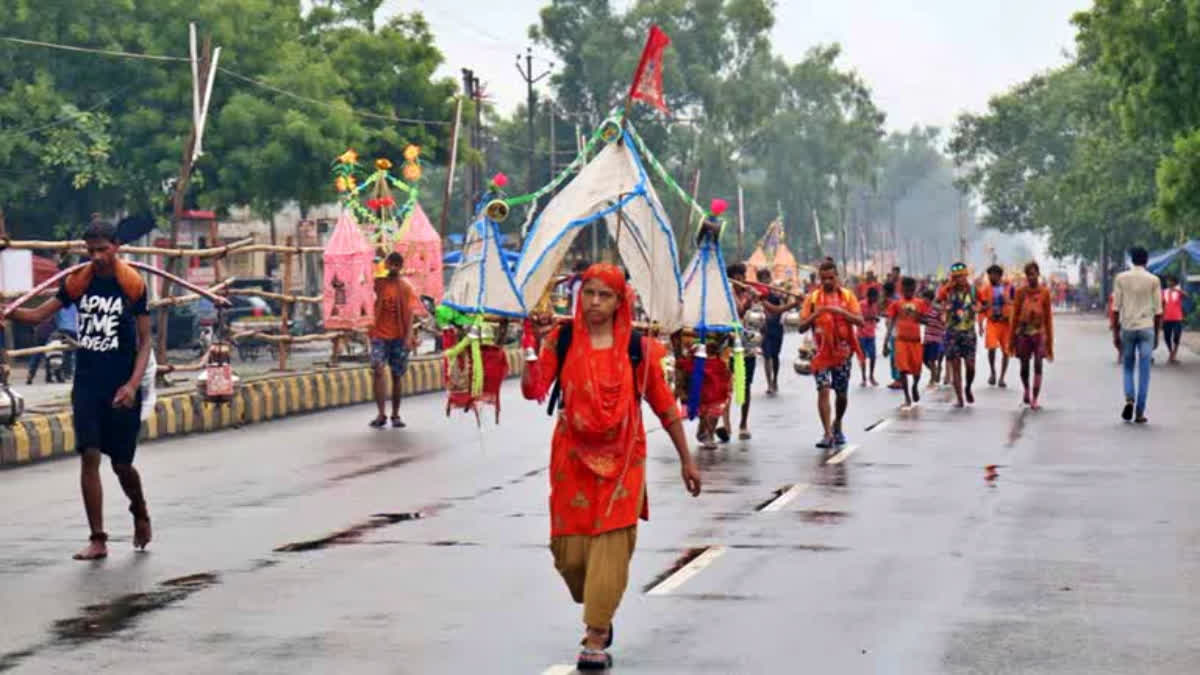 कांवड़ लेने गया मनोज ठाकुर लापता, रोते-बिलखते पति की तलाश में भटक रही पत्नी