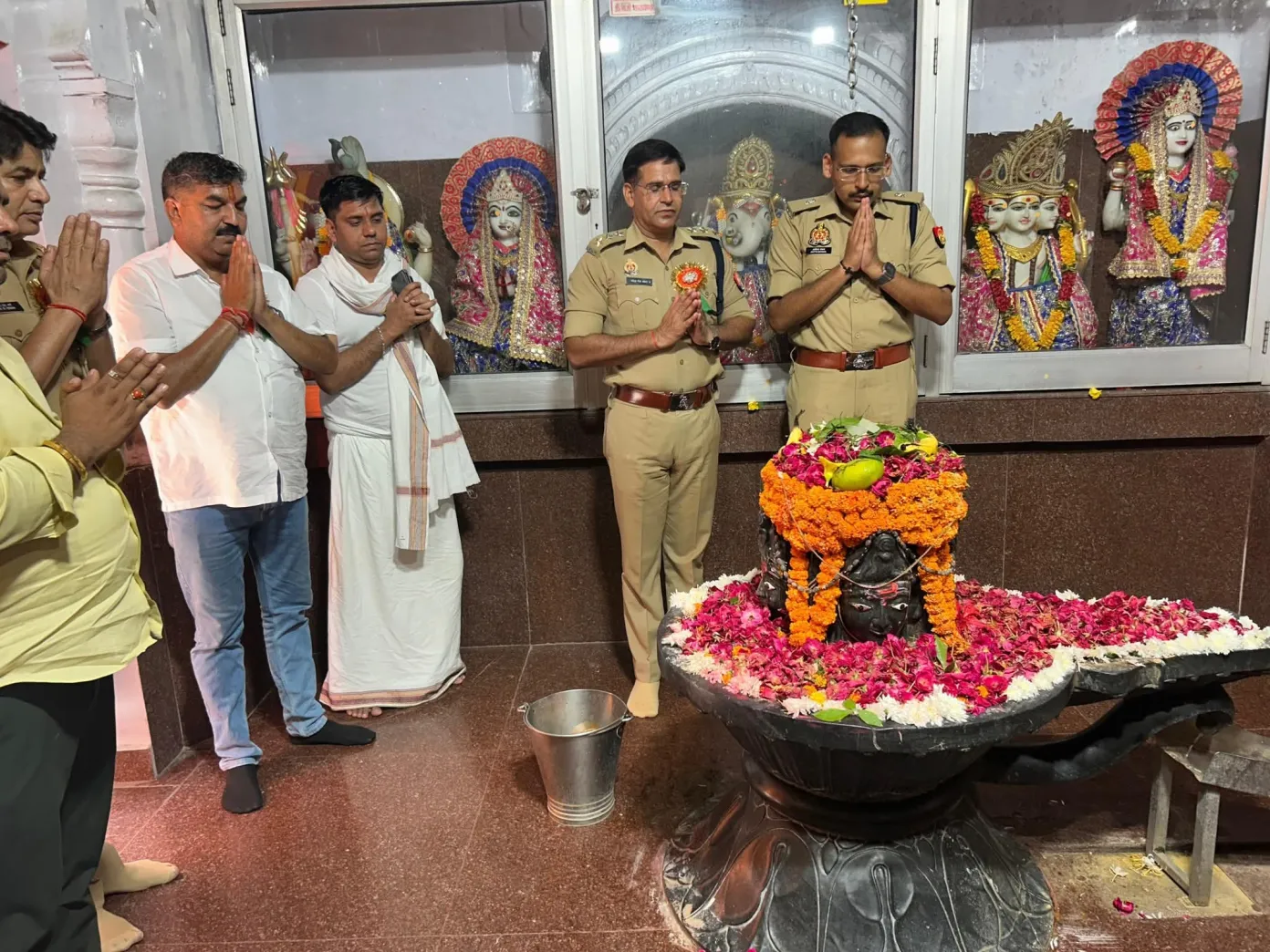 एसपी देहात ने पंचमुखी महादेव मंदिर में पूजा कर मांगी कांवड़ यात्रा की सफलता की कामना