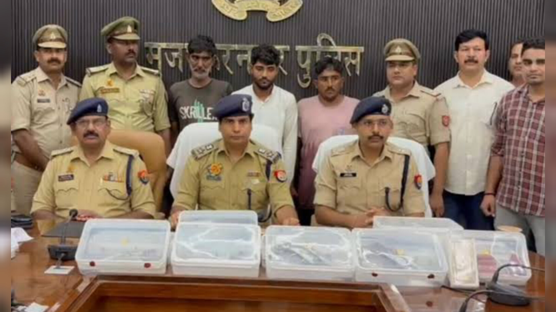 बुढ़ाना में अवैध हथियार फैक्ट्री का भंडाफोड़, तीन गिरफ्तार