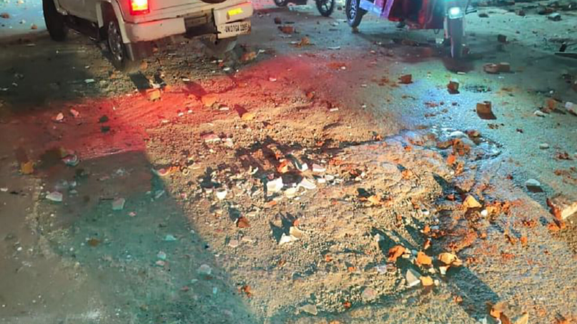 मंगलौर: रिक्शा विवाद ने लिया हिंसक रूप, पथराव में दो घायल, फायरिंग की चर्चा