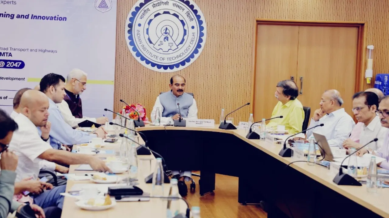 आईआईटी दिल्ली पहुंचे अजय टम्टा, बोले- विकसित भारत के लिए ज़रूरी है स्मार्ट इन्फ्रास्ट्रक्चर