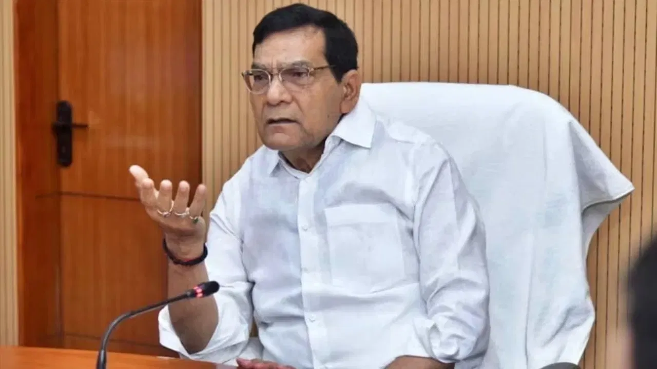ऊर्जा मंत्री का यूनियनों पर तीखा हमला, हड़तालों के पीछे साजिश की जताई आशंका