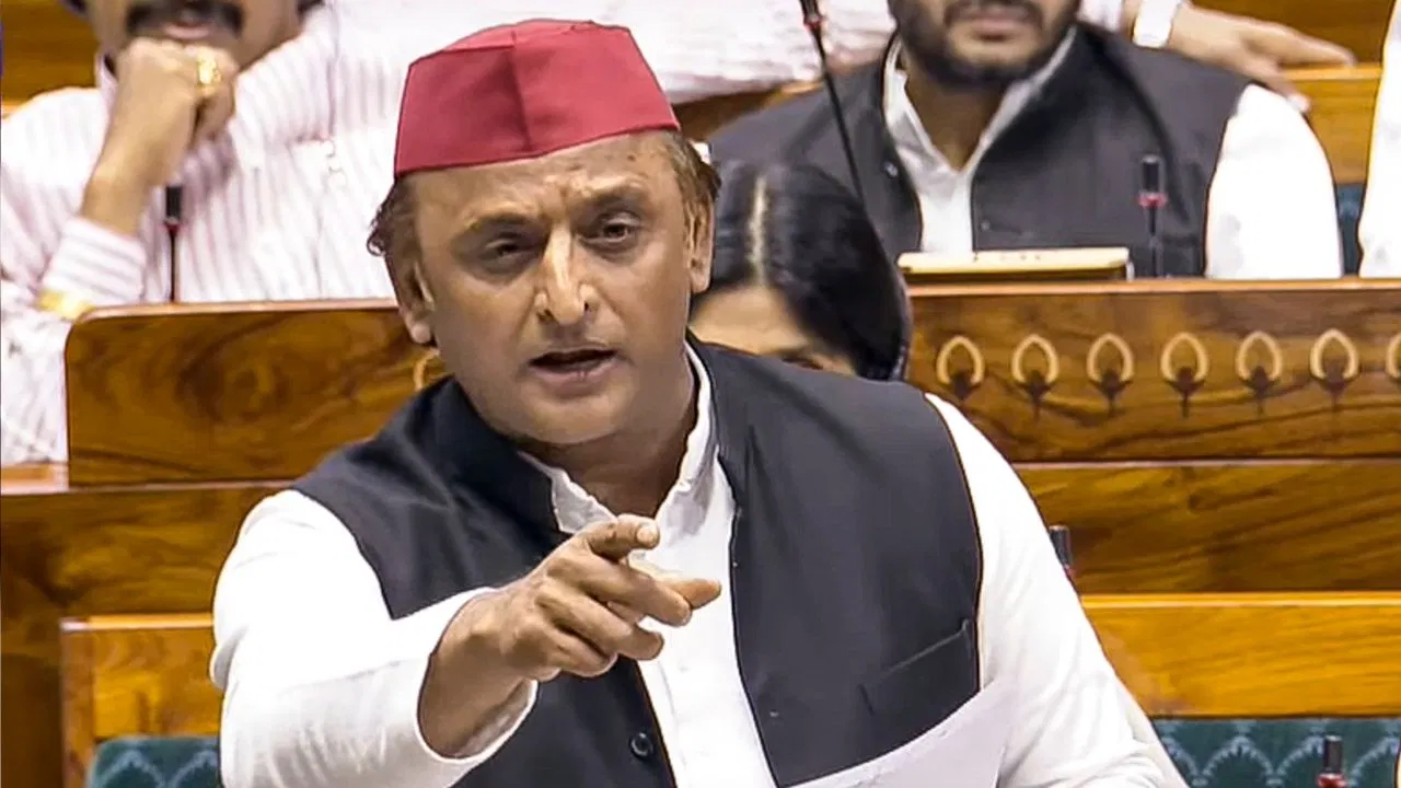 ऑपरेशन महादेव की टाइमिंग पर सवाल: लोकसभा में अखिलेश ने उठाए गंभीर मुद्दे