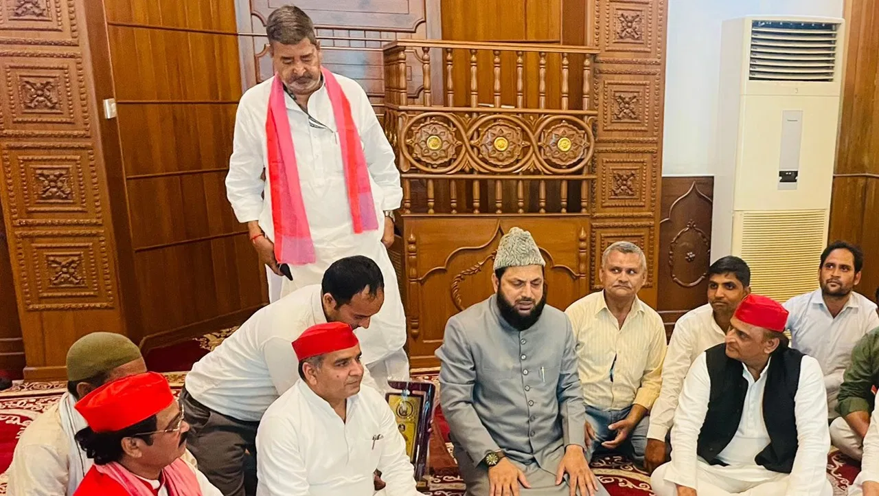अखिलेश यादव की मस्जिद बैठक पर विवाद, सांसद मोहिबुल्लाह नदवी ने दी सफाई