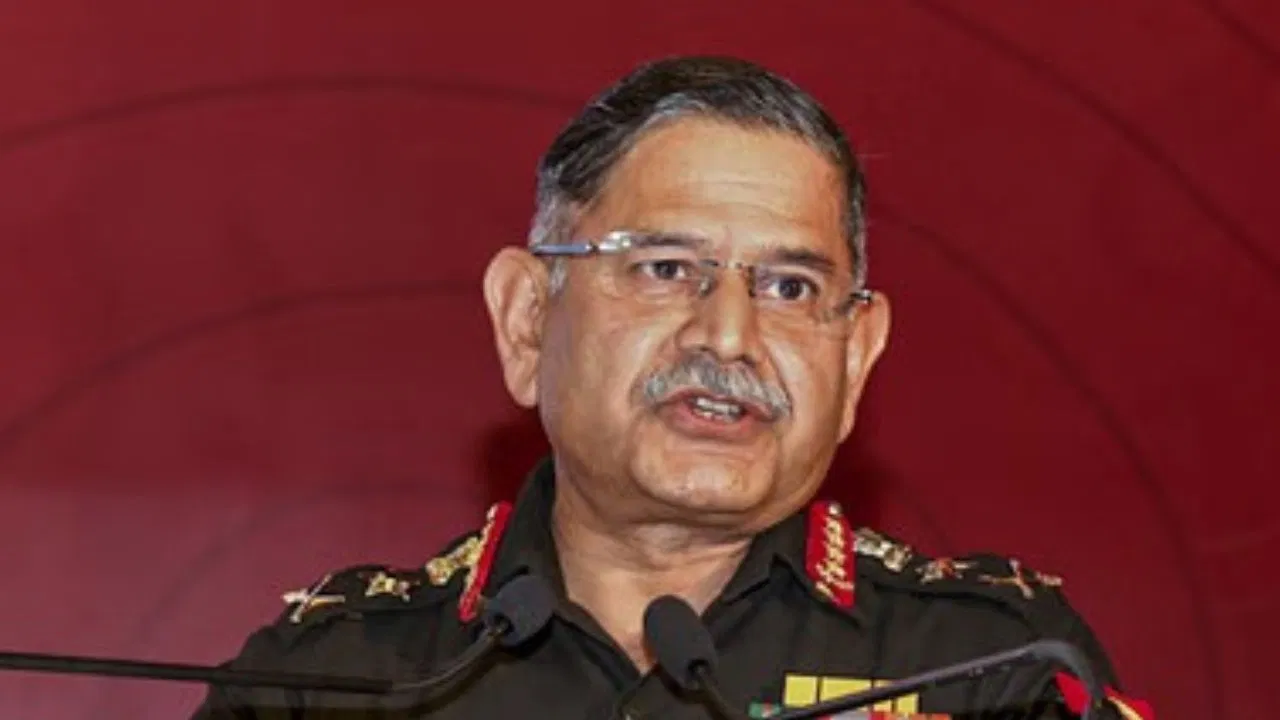 26वां कारगिल विजय दिवस: सेना प्रमुख बोले- शहीदों के बलिदान का कर्ज कभी नहीं चुका सकते
