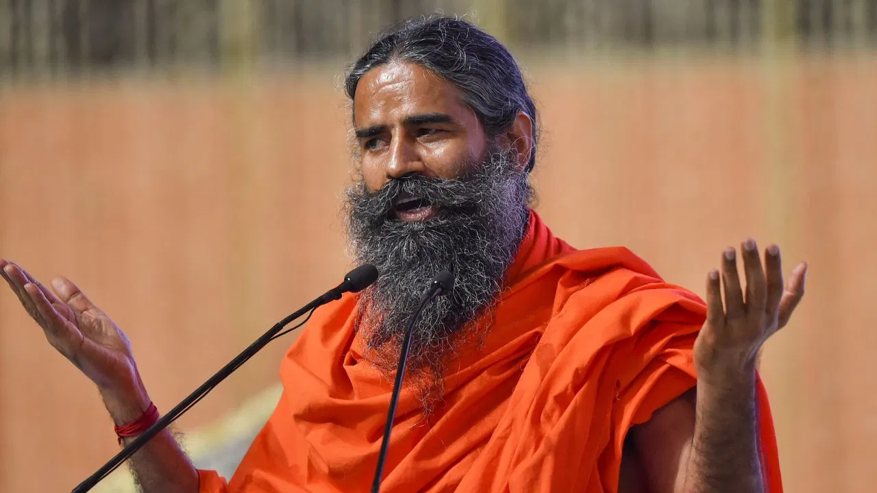 होटल-ढाबों के नाम बदलने पर बाबा रामदेव का बयान: धर्म पर गर्व करें, पहचान न छुपाएं