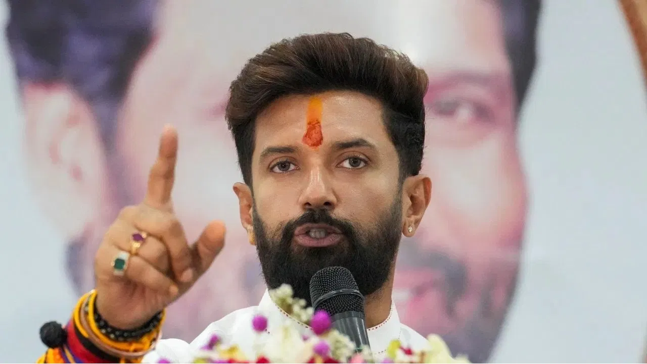 नीतीश पर हमलावर चिराग को जदयू का जवाब: कहा– मीडिया नहीं, कैबिनेट में उठाएं मुद्दा