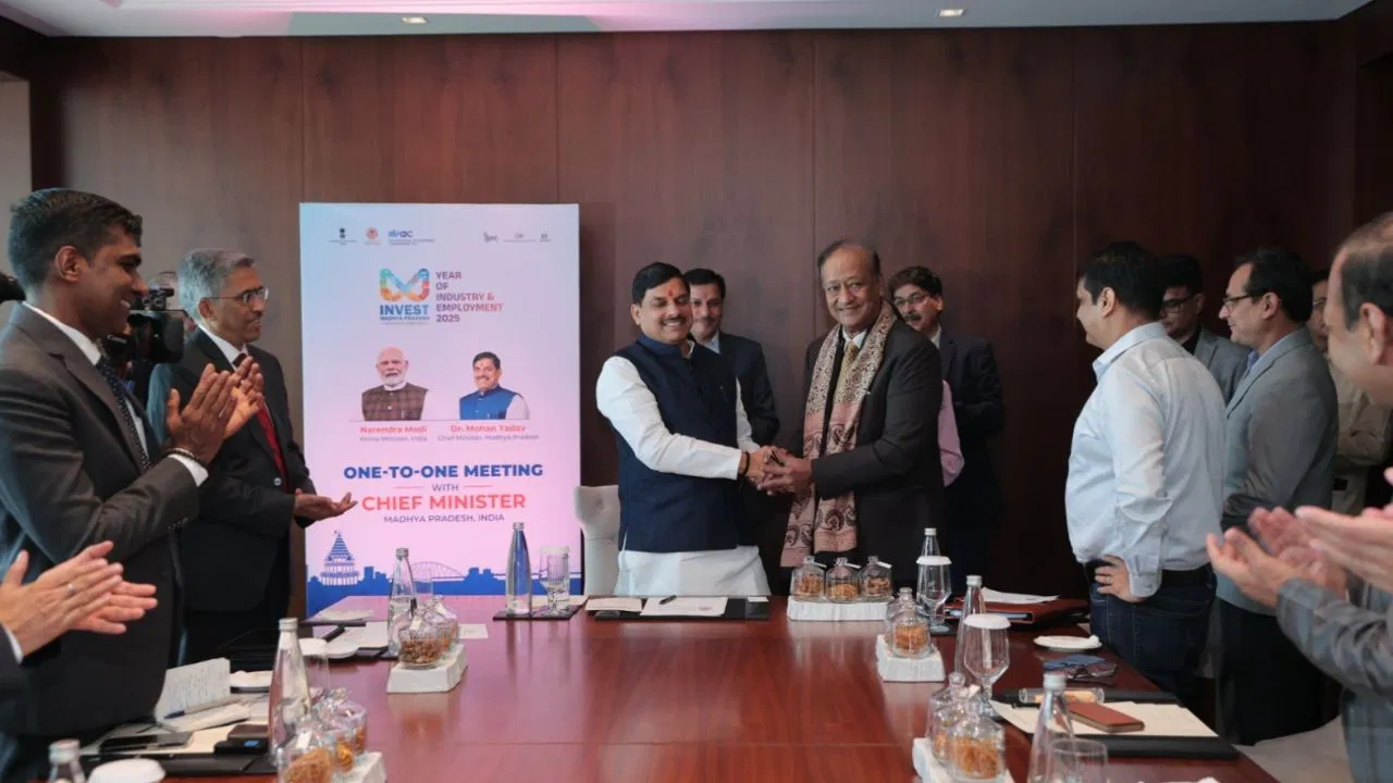 दुबई में मोहन यादव ने जीटो अधिकारियों संग की बैठक, एमपी में निवेश को लेकर रखे प्रस्ताव