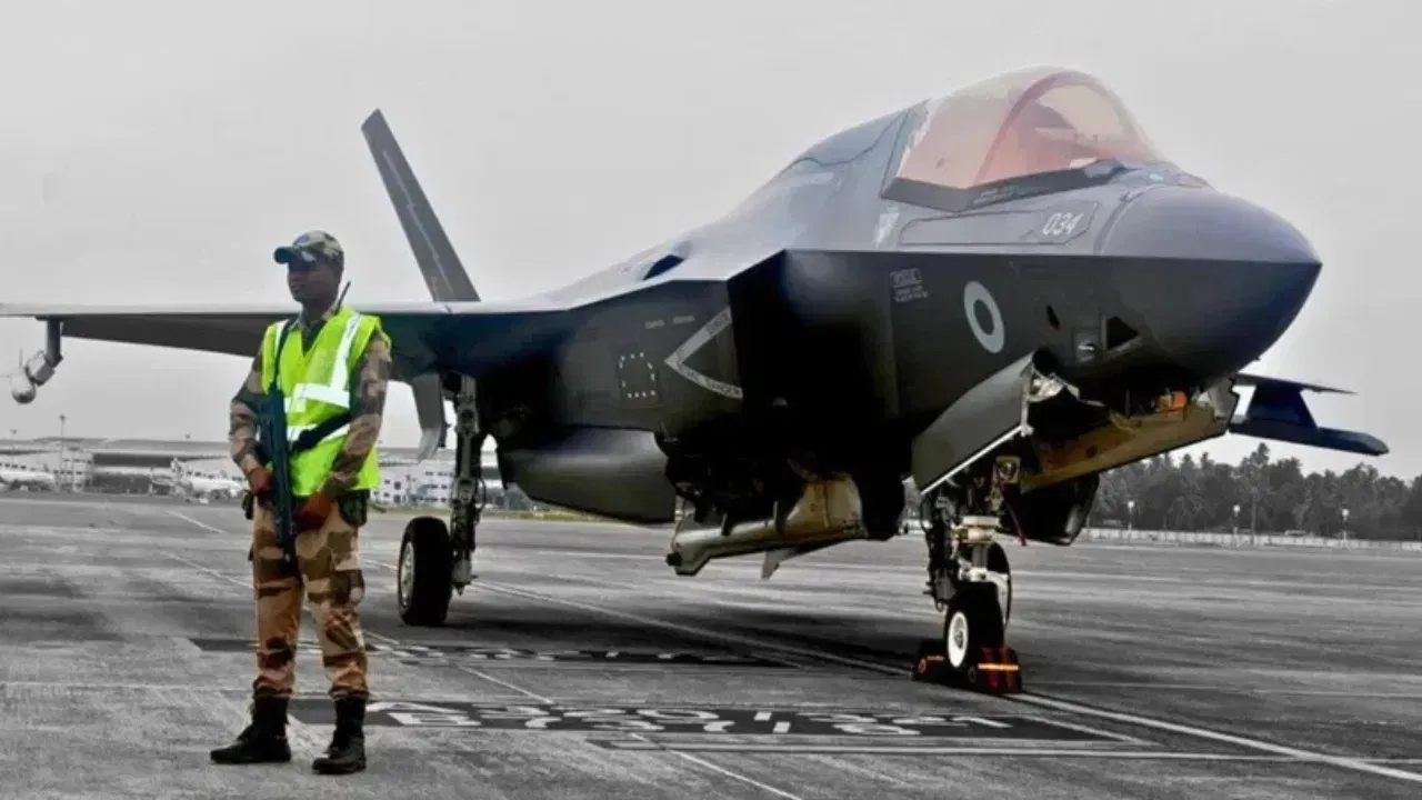 केरल में फंसा हाईटेक फाइटर F-35, ब्रिटेन ने भारत की तकनीकी मदद क्यों ठुकराई?
