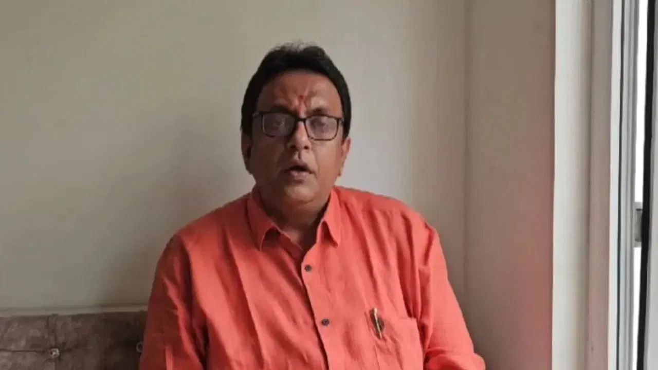 विदेशी डिग्री के दावे पर डॉक्टर शांतनु सेन पर कार्रवाई, दो साल के लिए प्रैक्टिस से निलंबित