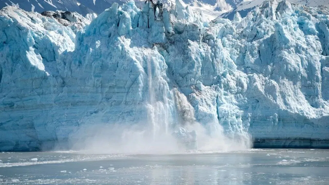 उत्तराखंड पर डबल संकट: बारिश से तबाही, पिघलते ग्लेशियरों से झीलें बनी खतरा