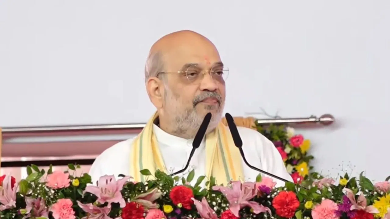 गुजरात: अमित शाह ने देश के पहले सहकारी विश्वविद्यालय की रखी नींव