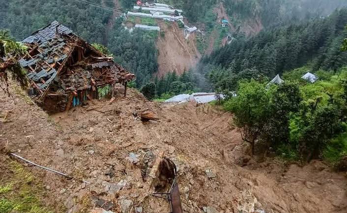 देश में मानसून सक्रिय, पहाड़ों में तबाही- 77 की मौत, 300 घायल