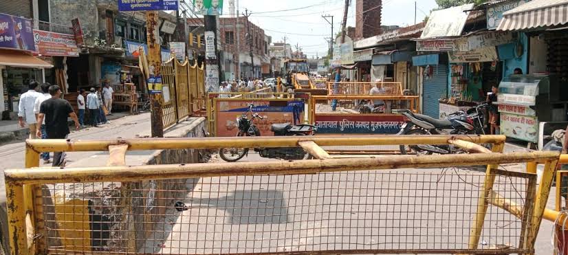 मीनाक्षी चौक–खालापार मार्ग पर सीवर लीकेज हुआ ठीक, जल्द खुलेगा मार्ग