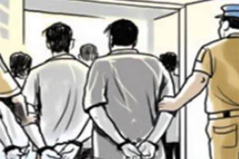 पुलिस पर गाड़ी चढ़ाने का प्रयास करने वाले दो शातिर गिरफ्तार