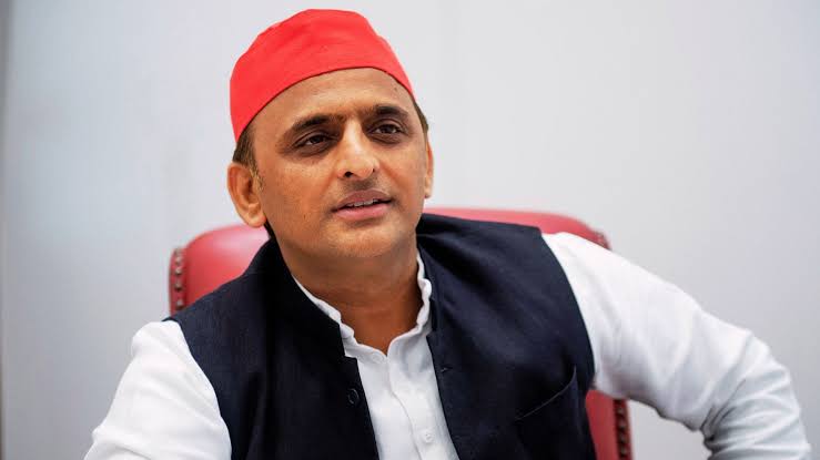बिजली संकट पर अखिलेश का निशाना, कहा- सरकार निजीकरण की साजिश में जुटी