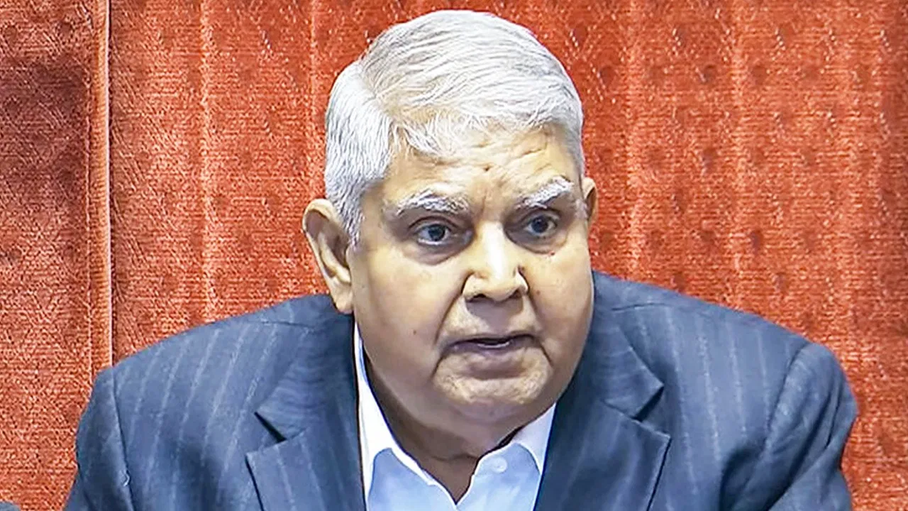 लोकतंत्र की गरिमा रखें बरकरार, रचनात्मक राजनीति करें: उपराष्ट्रपति धनखड़