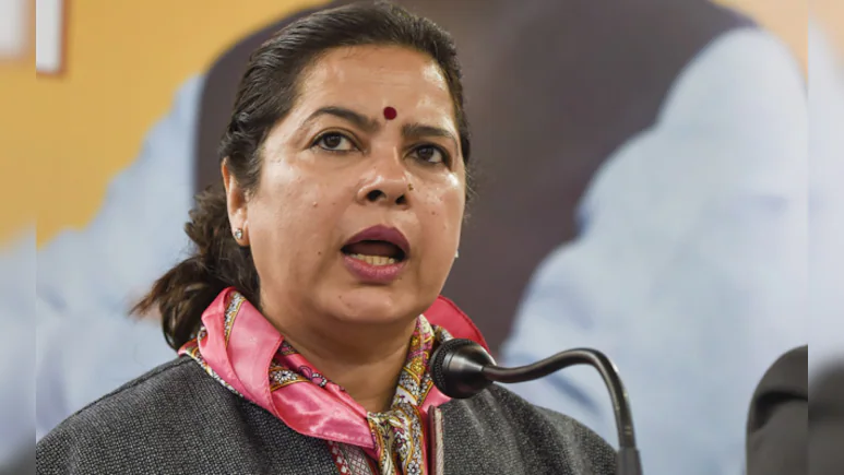 कैलाश मानसरोवर यात्रा के दौरान घोड़े से गिरीं मीनाक्षी लेखी, कमर में आई गंभीर चोट