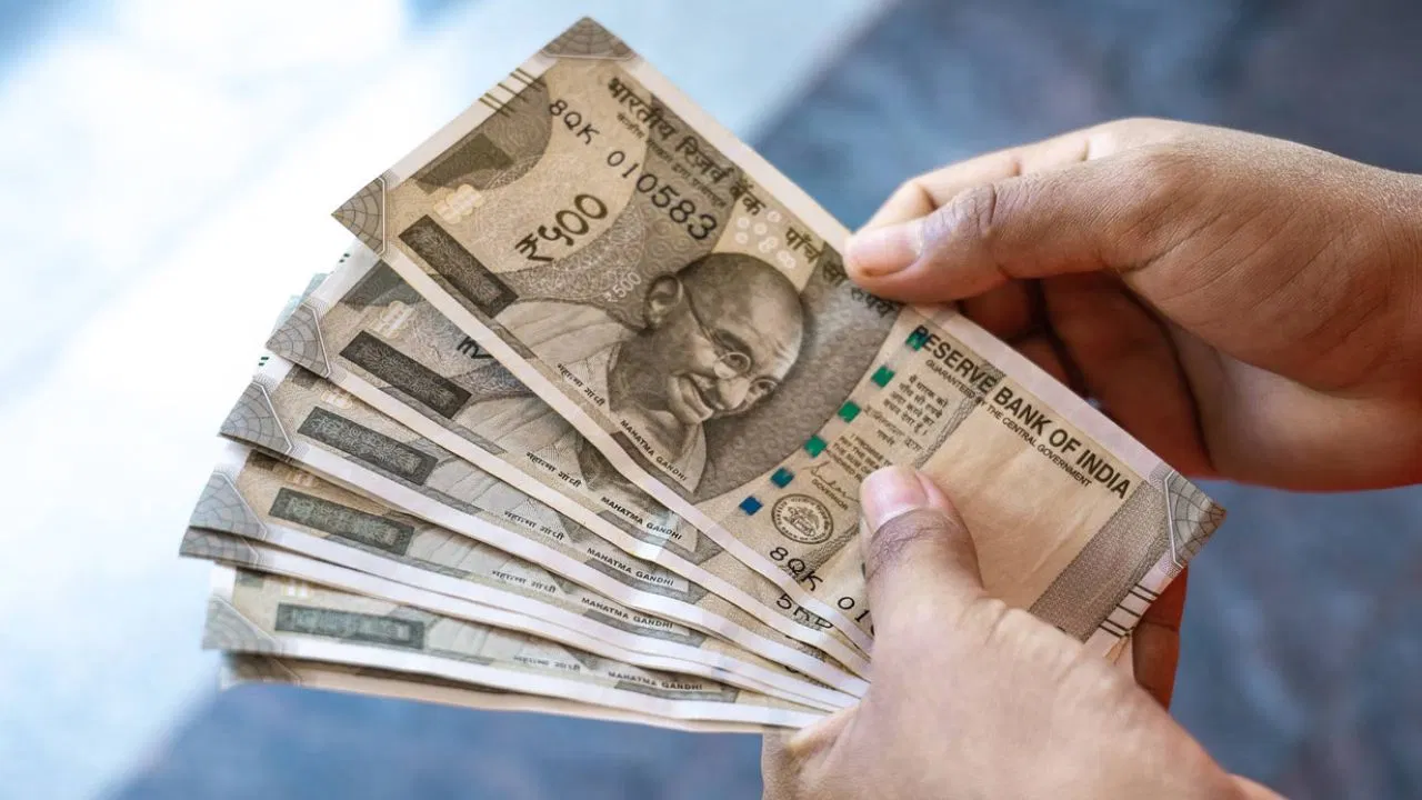 केसीसी योजना से किसानों को फायदा, सिर्फ 4% ब्याज दर पर मिलेगा 5 लाख तक लोन