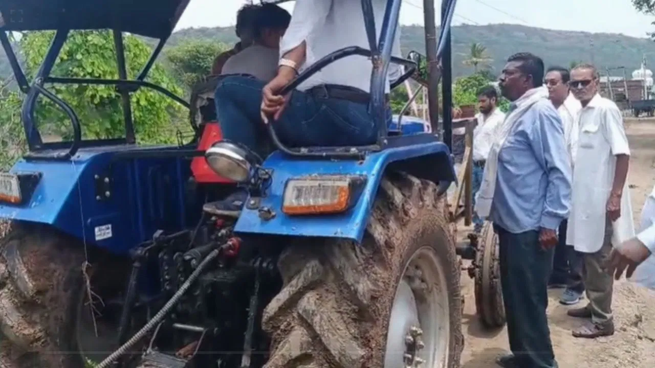 मैहर: रेत माफियाओं की दबंगई, नायब तहसीलदार को ट्रैक्टर से कुचलने की कोशिश