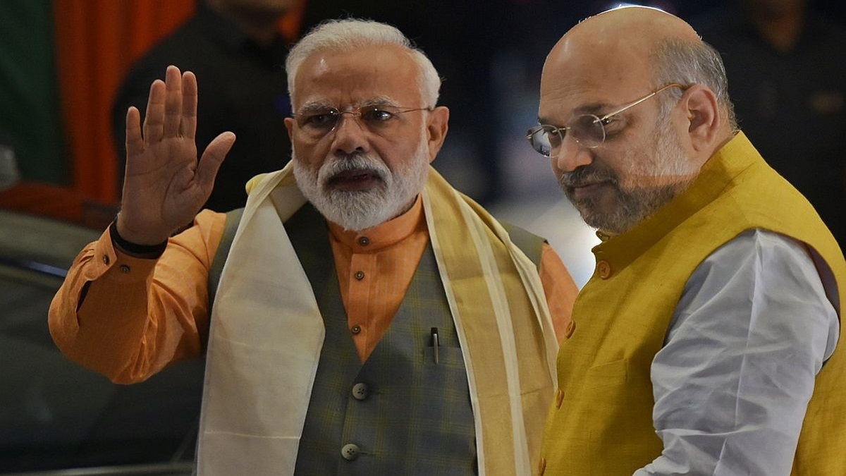 संसद में विपक्षी हंगामे और विदेश दौरे के बीच प्रधानमंत्री से अमित शाह की मुलाकात