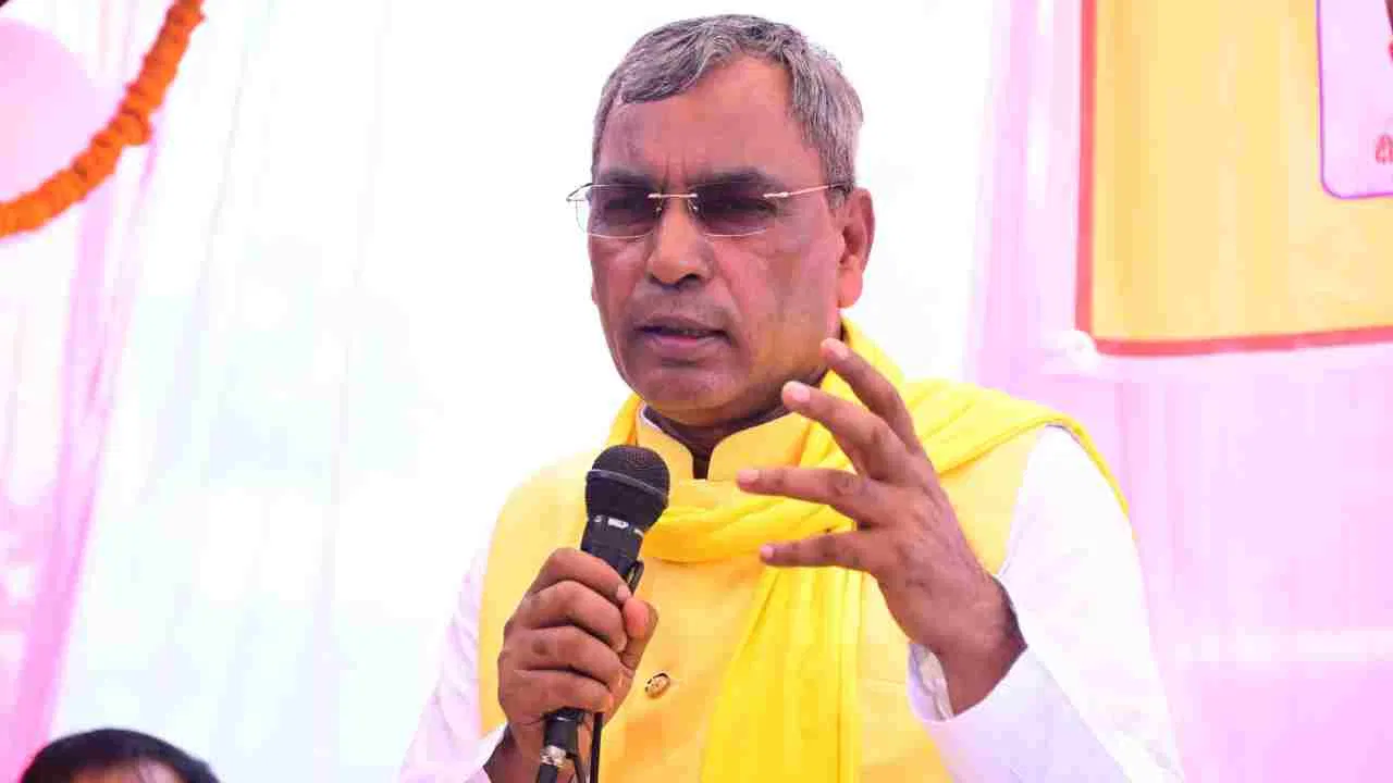 जौनपुर में बोले कैबिनेट मंत्री राजभर- 'आपका गमछा, मेरी पहचान बन गया है'