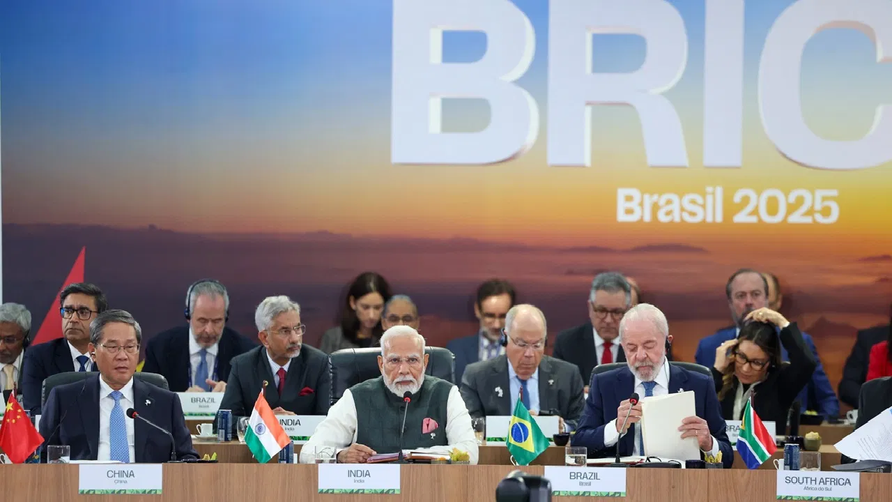 ब्रिक्स सम्मेलन में मोदी की दो राष्ट्रपतियों से मुलाकात, वैश्विक स्वास्थ्य और सहयोग पर हुई चर्चा