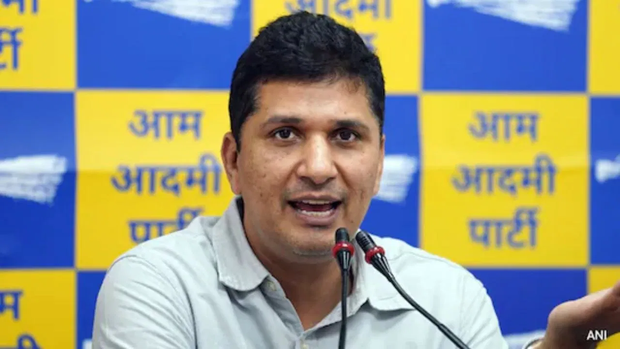 दिल्ली में गंदे पानी की सप्लाई पर सौरभ भारद्वाज ने साधा निशाना