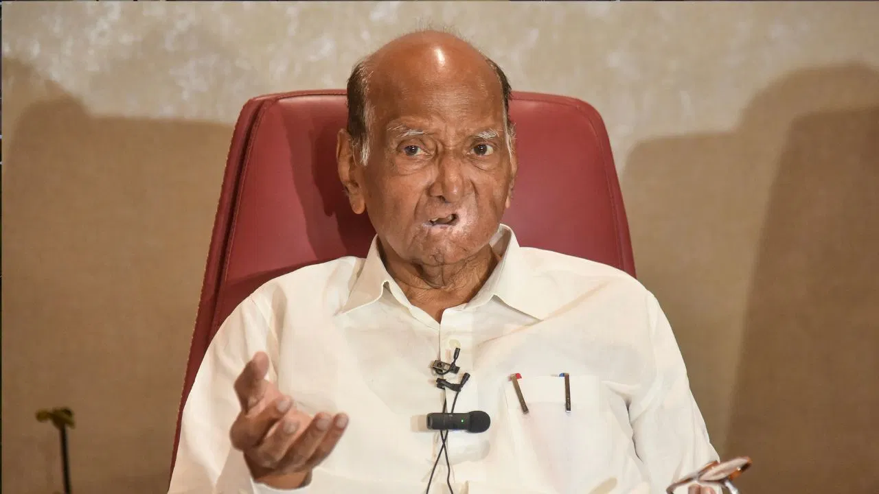 “विचारों को नापसंद, नक्सली कह दिया”- मनीषा कायंदे पर शरद पवार का तीखा पलटवार