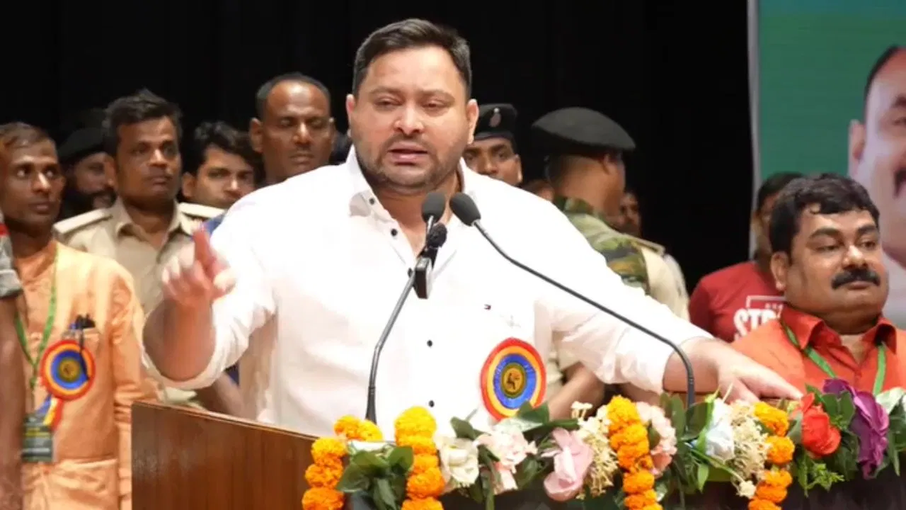 चुनाव आयोग बना भाजपा का पक्षधर, संविधान को किया नजरअंदाज: तेजस्वी