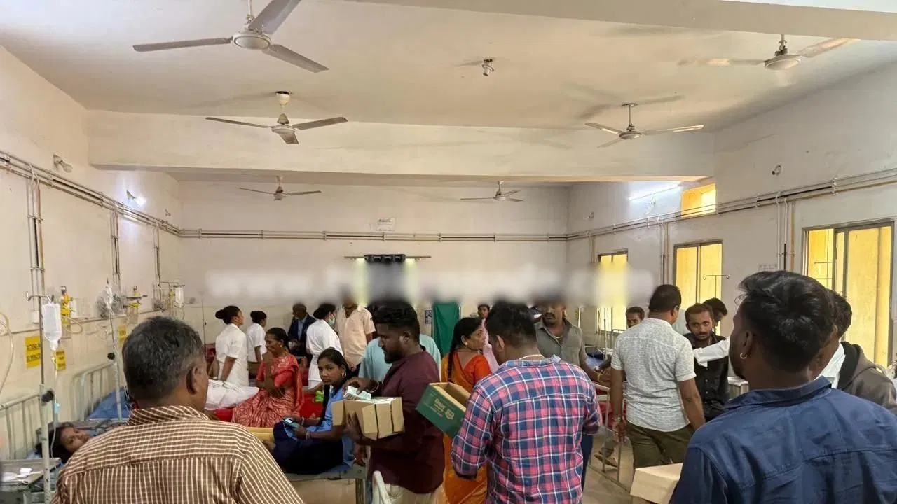 कर्नाटक के चिक्का तिरुपति मंदिर में प्रसाद खाने से 50 से अधिक श्रद्धालु बीमार, जांच जारी