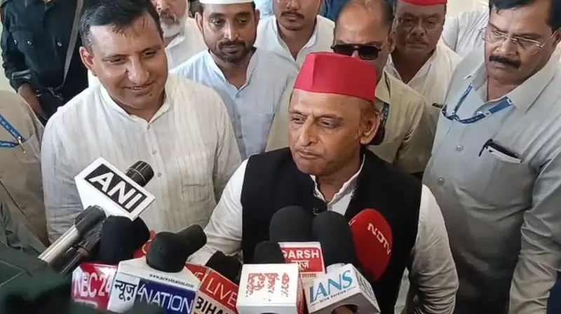 ईसी अब जुगाड़ आयोग, बिहार से बाहर होगी बीजेपी: पटना में बोले अखिलेश