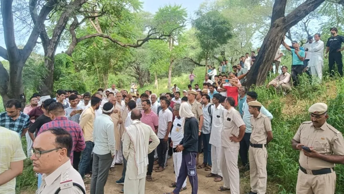 भिवानी में युवती की निर्मम हत्या, शव खेत में मिला; ग्रामीणों ने हाईवे जाम कर किया प्रदर्शन