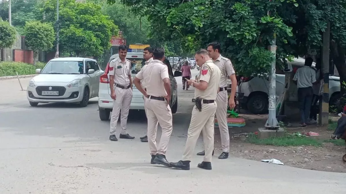 दिल्ली के 20 कॉलेजों को बम धमकी, जांच में निकली फर्जी