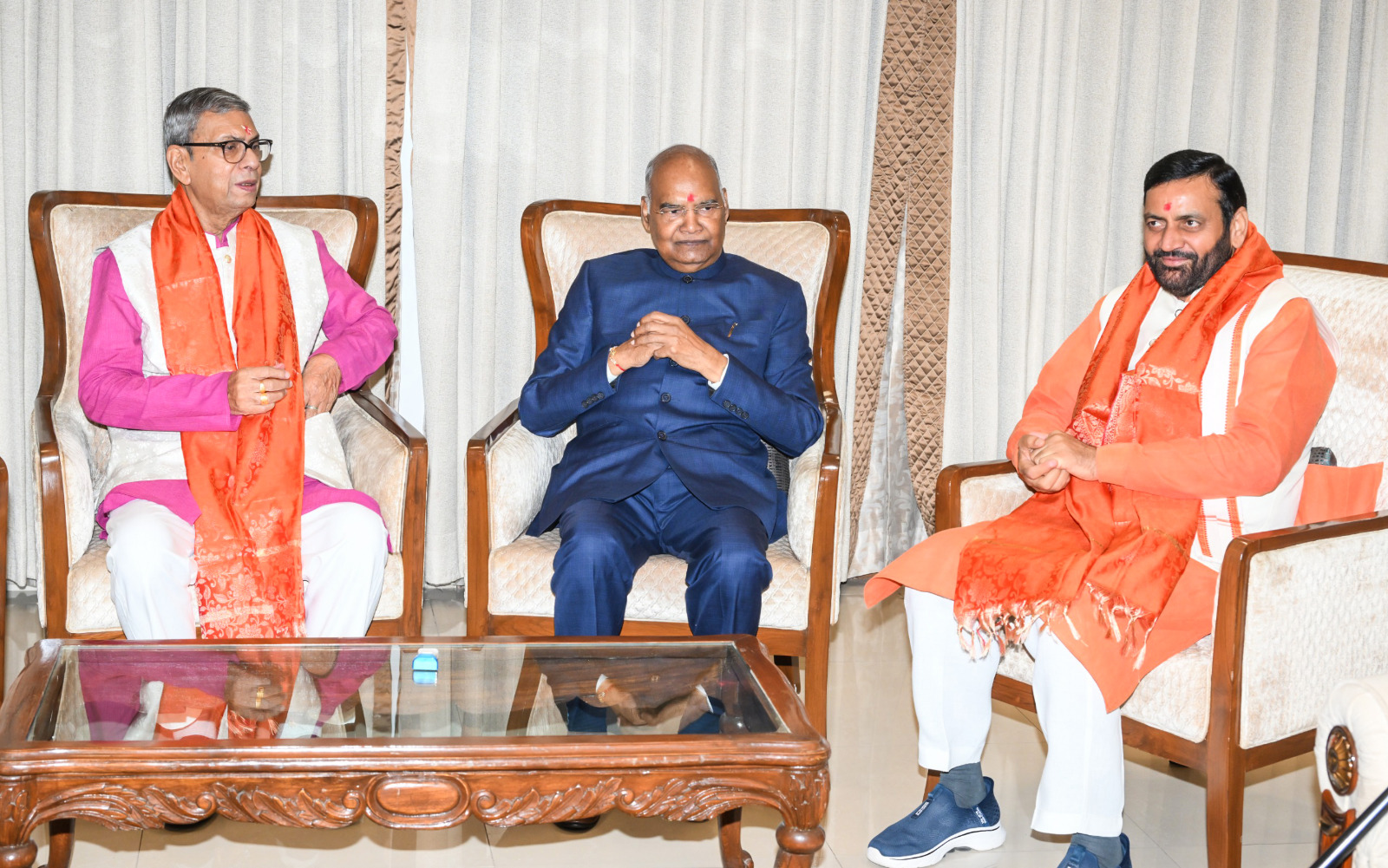 रक्षाबंधन 2025: पूर्व राष्ट्रपति रामनाथ कोविंद और पंजाब के राज्यपाल सहित दिग्गज राजभवन पहुंचे