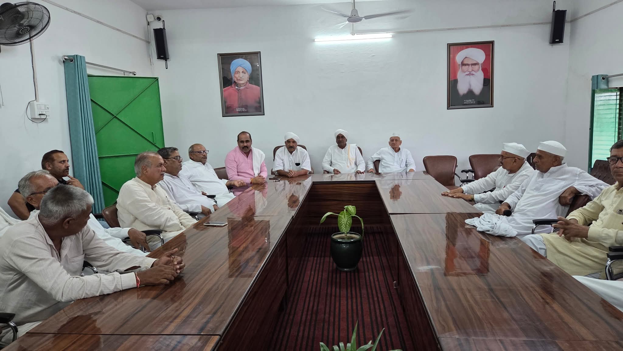 किसान इंटर कॉलेज खरड़ में सत्यपाल मलिक को दी गई भावभीनी श्रद्धांजलि