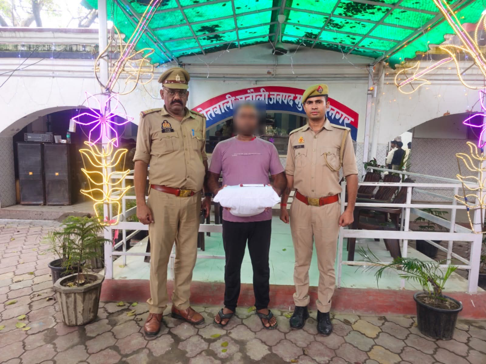 पांच किलो गांजा समेत तस्कर दबोचा