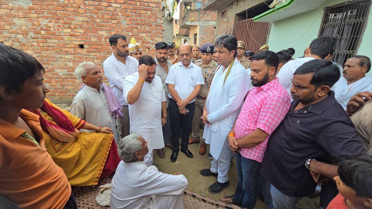 कटरा त्रासदी: मृतकों के परिजनों से मिले सांसद और मंत्री, हरसंभव मदद का दिया आश्वासन