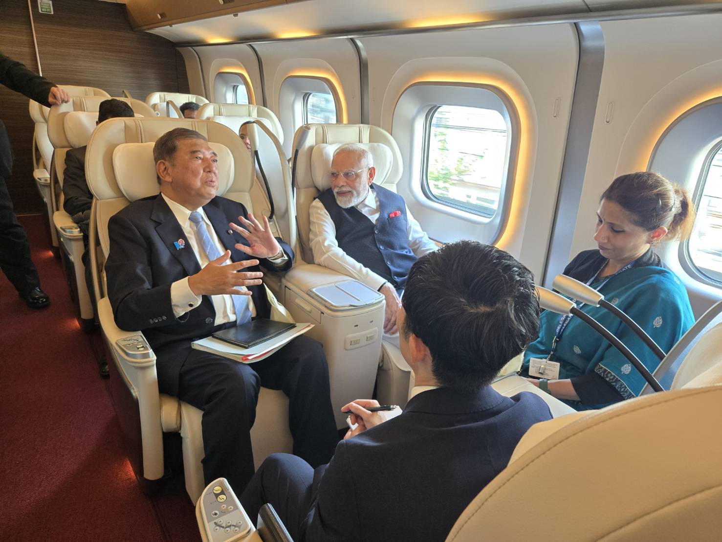 जापान में मोदी का दूसरा दिन: बुलेट ट्रेन सफर और भारतीयों से खास मुलाकात
