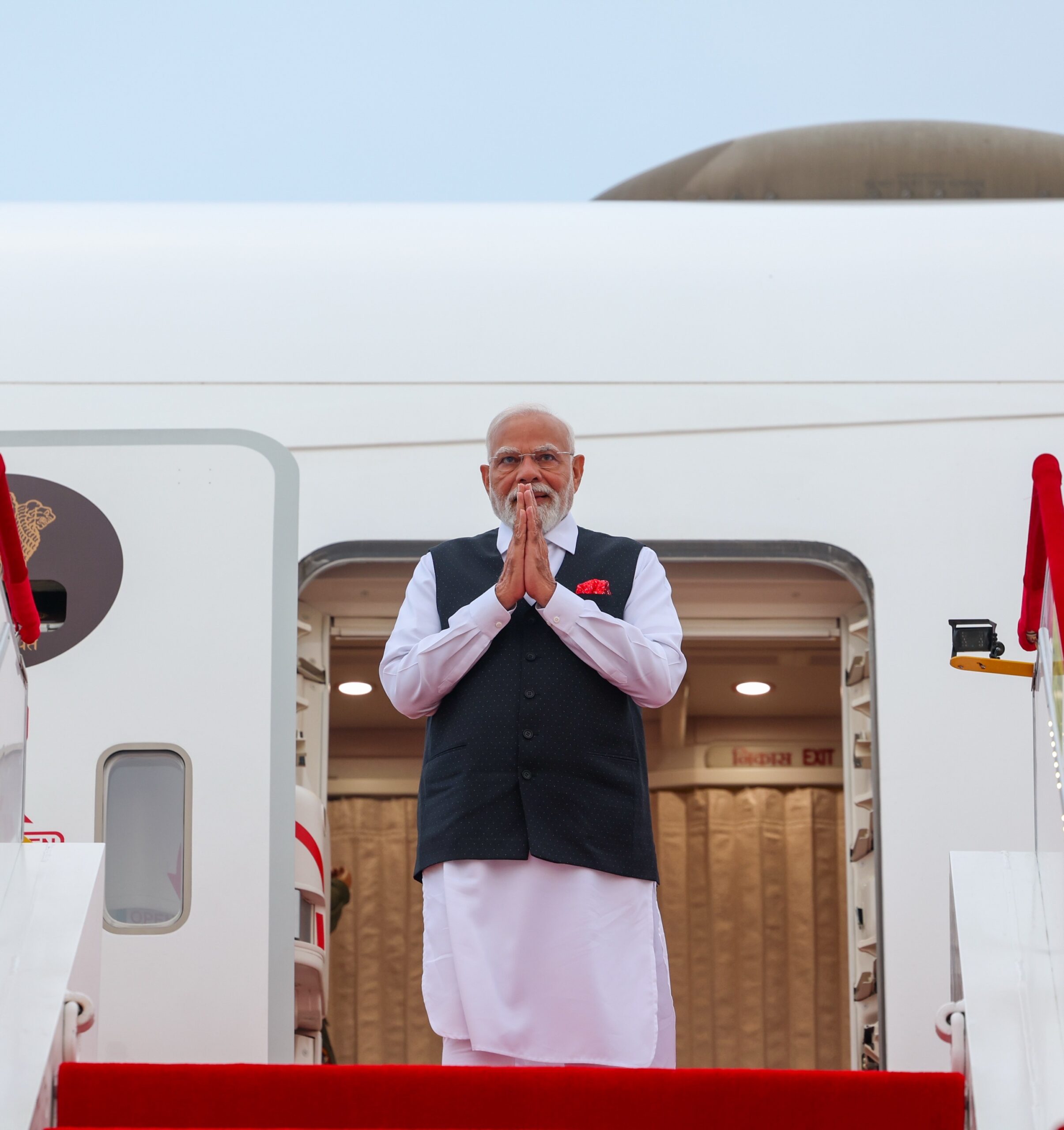 तियानजिन पहुंचे पीएम मोदी, शी जिनपिंग और पुतिन से करेंगे मुलाकात