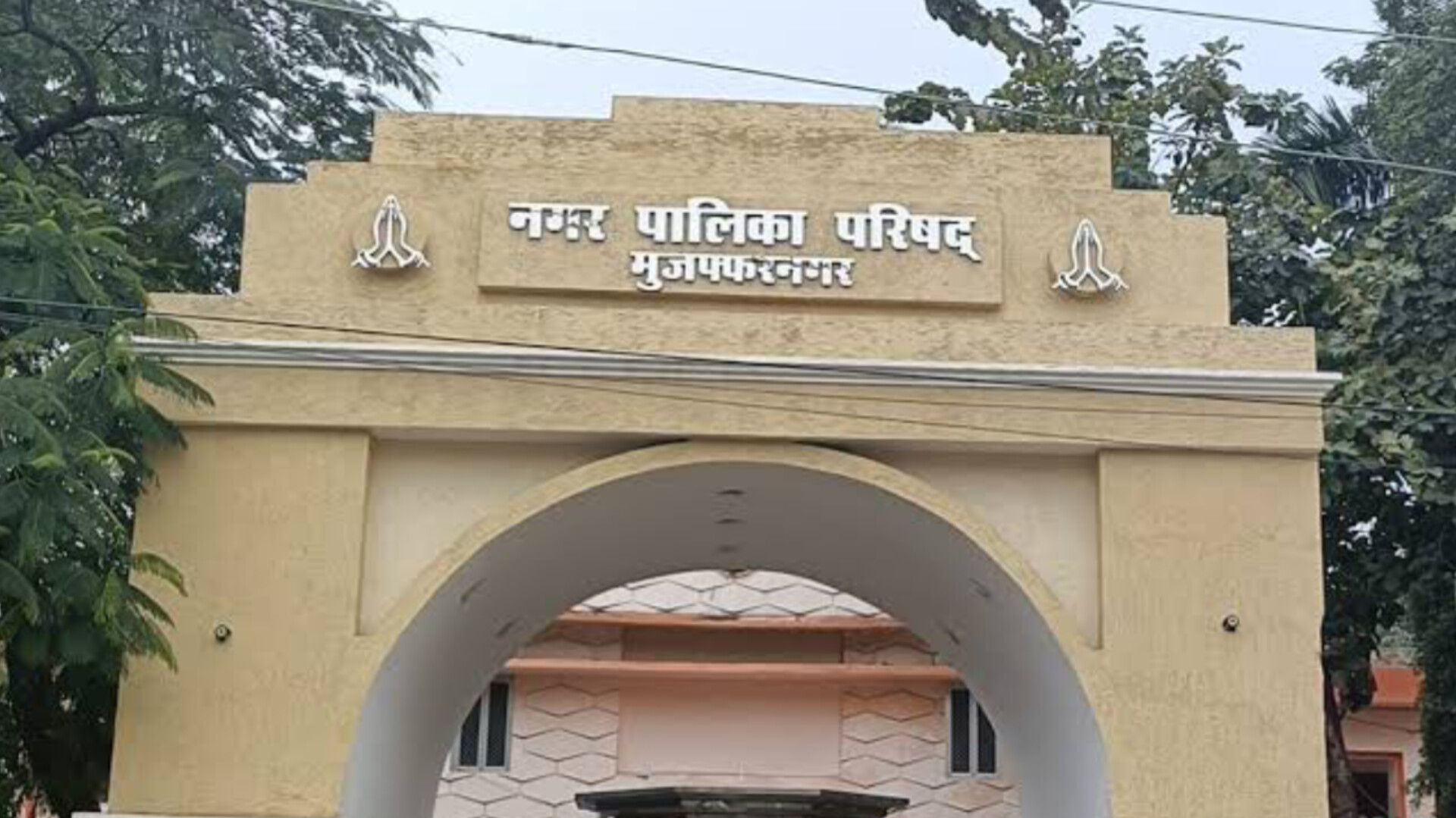 नगर पालिका में फर्जी सर्टिफिकेट का खेल, टैक्स विभाग पर लगे गंभीर आरोप