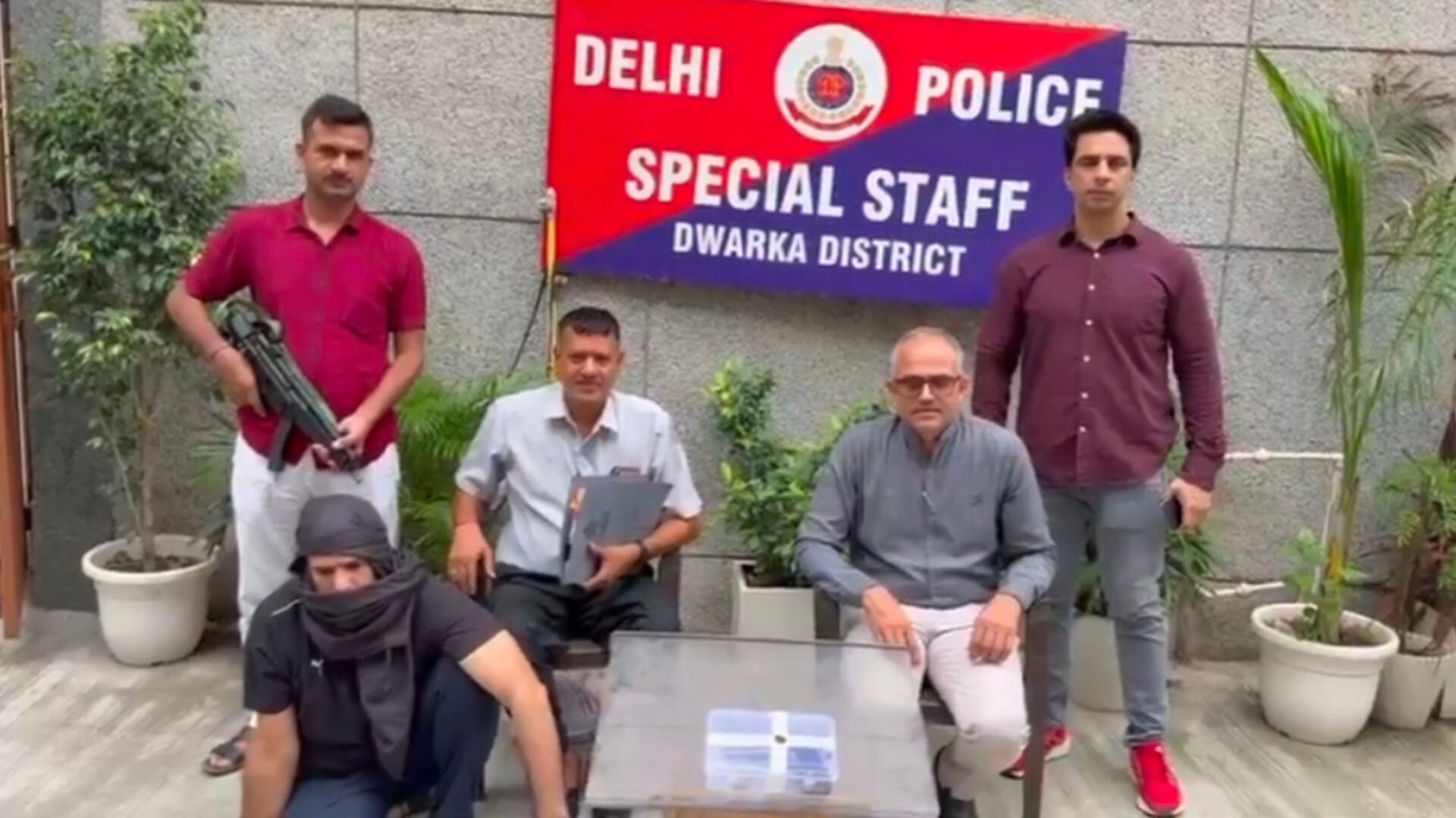 दिल्ली: हथियार समेत नंदू गैंग का बदमाश मोनू गिरफ्तार