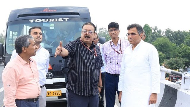 प्रवेश वर्मा ने शुरू की 'गवर्नमेंट ऑन व्हील्स' पहल, आउटर रिंग रोड का किया निरीक्षण