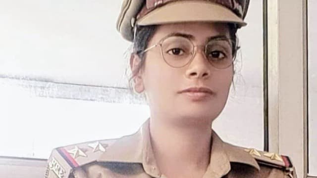 गाजियाबाद: कुत्ते से टकराई स्कूटी, हादसे में महिला सब इंस्पेक्टर की मौत