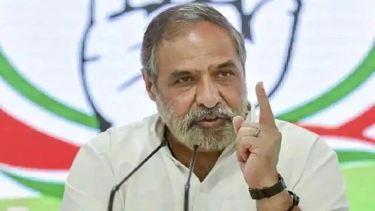 कांग्रेस को झटका: आनंद शर्मा ने विदेश विभाग प्रमुख पद से इस्तीफा दिया
