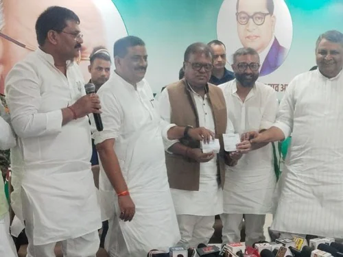 नीतीश को बताया दलितों का सच्चा हितैषी, डॉ. अशोक राम ने थामा जदयू का दामन